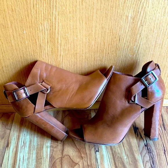 Lauren Ralph Lauren 7-1/2 camel leather high heel open toe buckle ankle booties - Picture 11 of 11